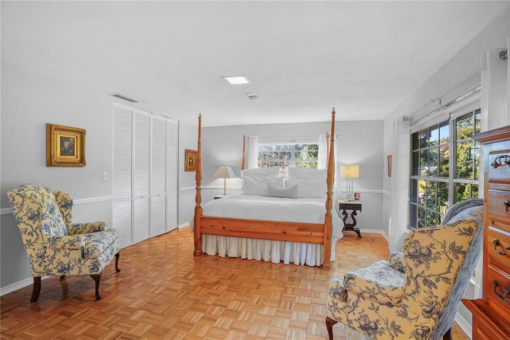 For Sale: $550,000 (4 beds, 3 baths, 2537 Square Feet)