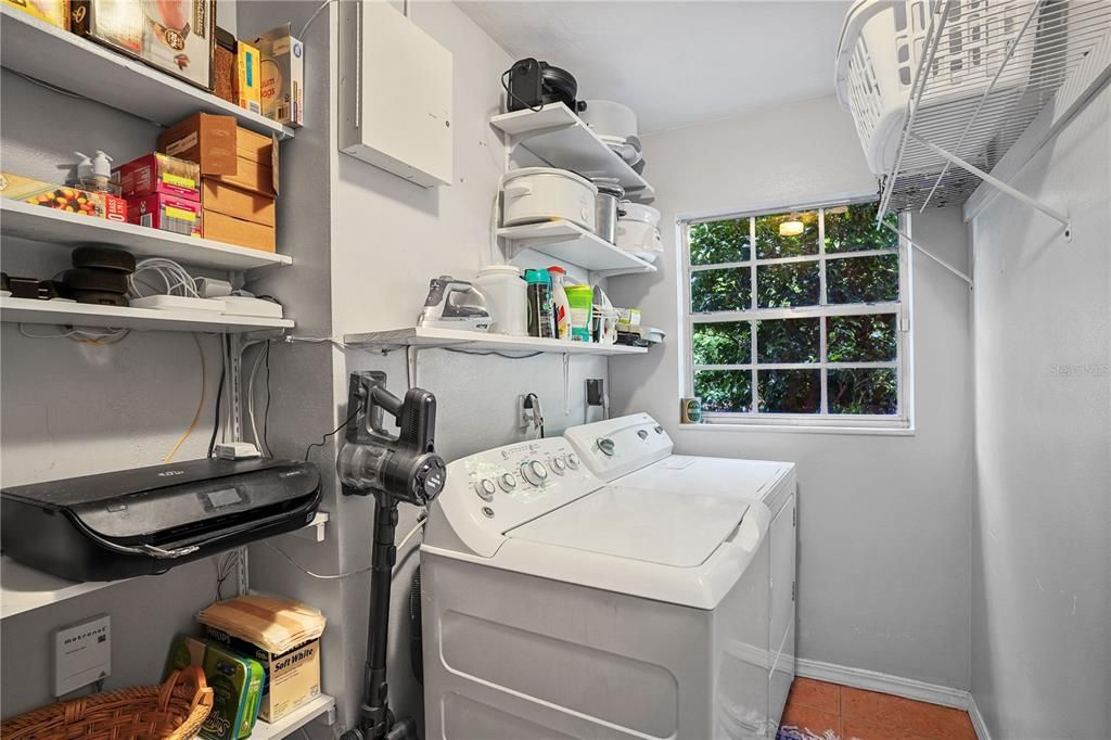 For Sale: $550,000 (4 beds, 3 baths, 2537 Square Feet)