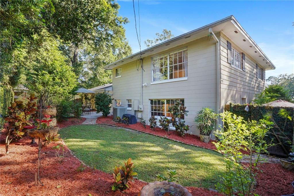 For Sale: $550,000 (4 beds, 3 baths, 2537 Square Feet)