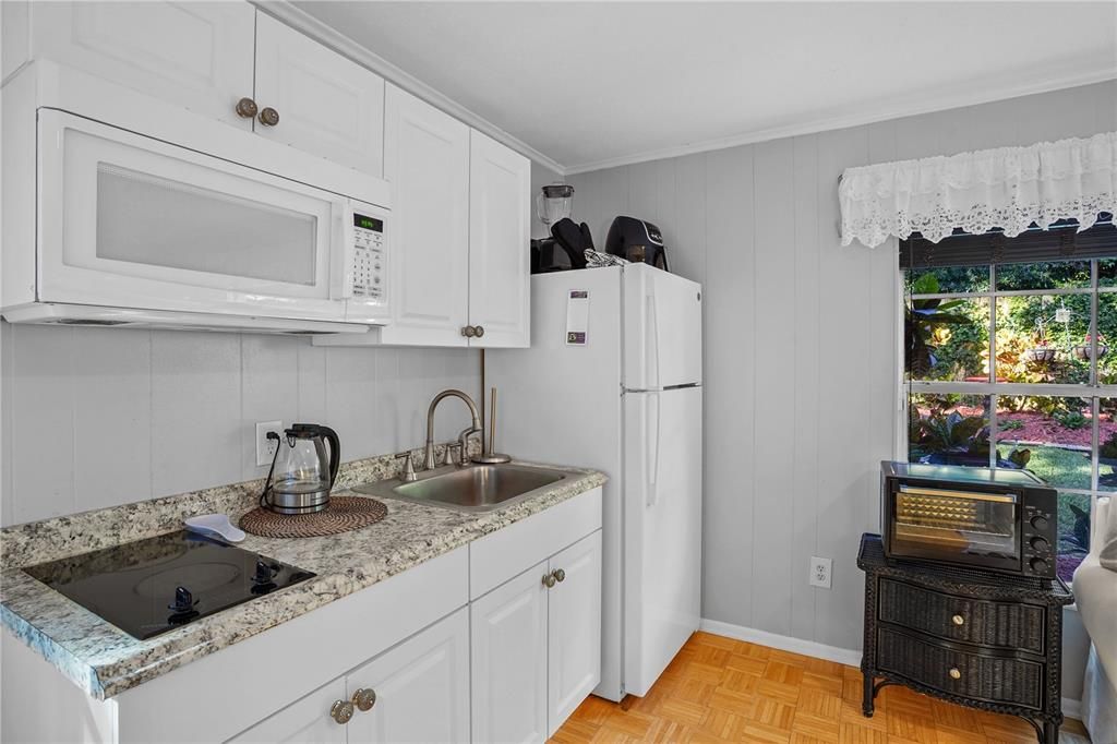 For Sale: $550,000 (4 beds, 3 baths, 2537 Square Feet)