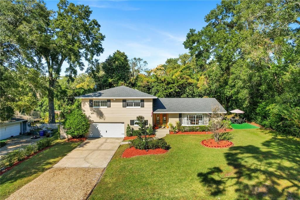 For Sale: $550,000 (4 beds, 3 baths, 2537 Square Feet)