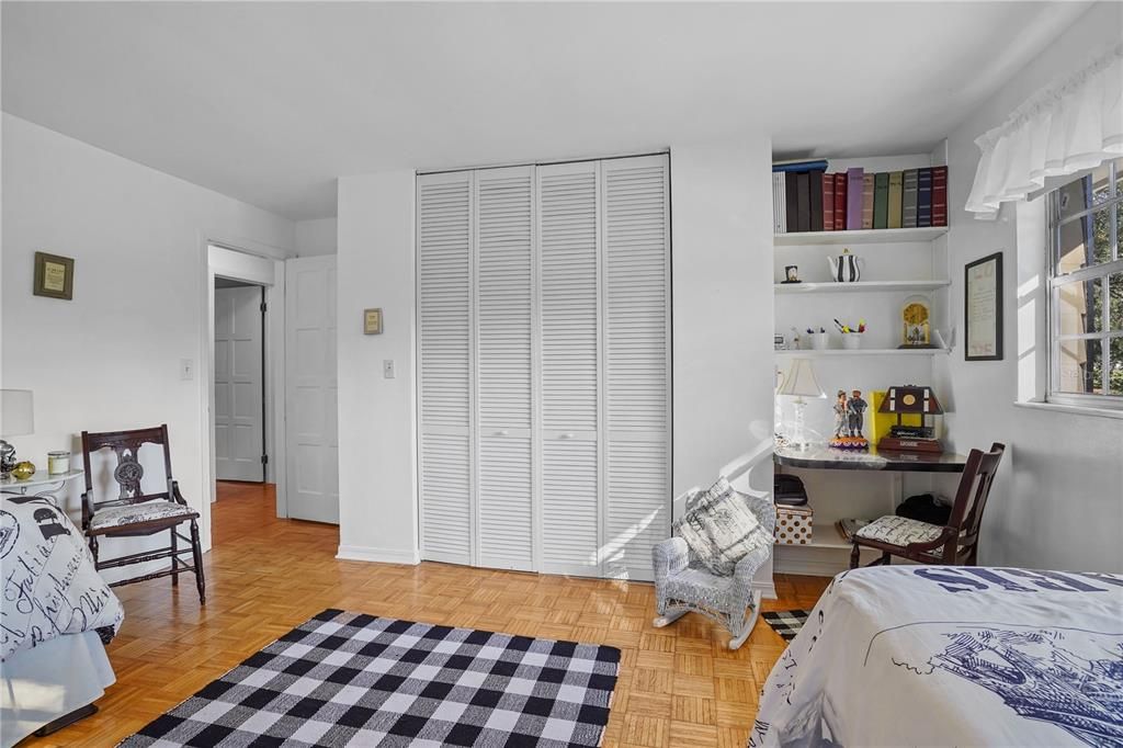 For Sale: $550,000 (4 beds, 3 baths, 2537 Square Feet)