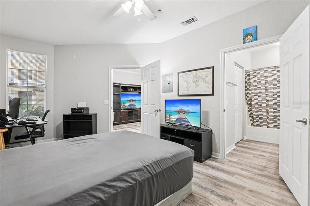 For Rent: $1,900 (2 beds, 2 baths, 1070 Square Feet)