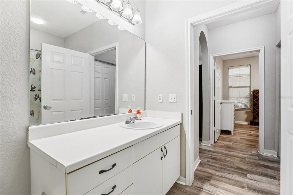 For Rent: $1,900 (2 beds, 2 baths, 1070 Square Feet)