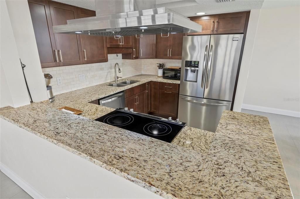 В аренду: $2,450 (2 спален, 2 ванн, 1358 Квадратных фут)