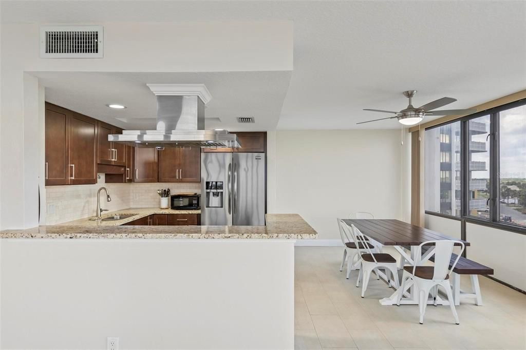 В аренду: $2,450 (2 спален, 2 ванн, 1358 Квадратных фут)