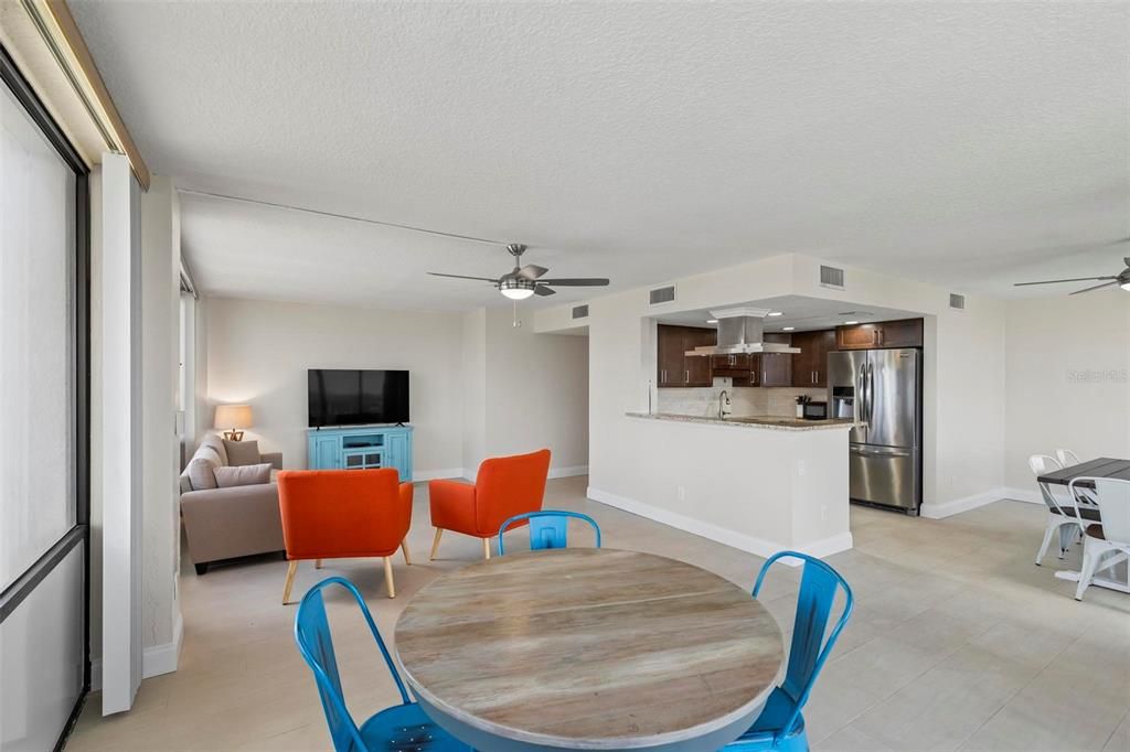 В аренду: $2,450 (2 спален, 2 ванн, 1358 Квадратных фут)