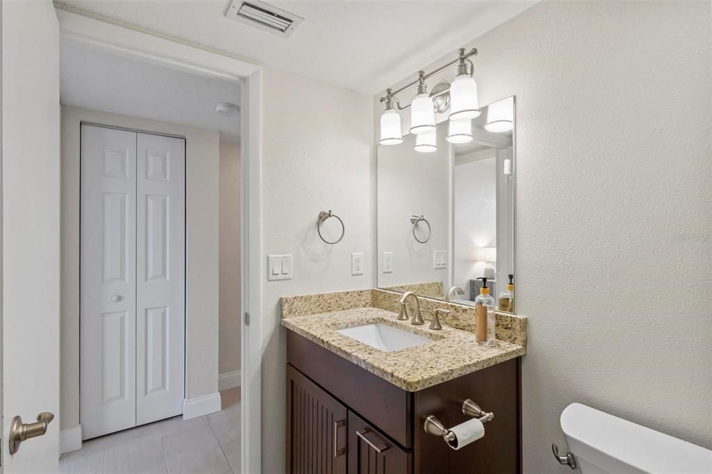 В аренду: $2,450 (2 спален, 2 ванн, 1358 Квадратных фут)