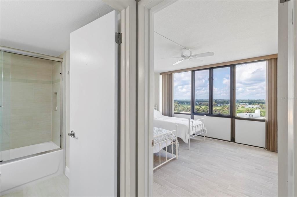 В аренду: $2,450 (2 спален, 2 ванн, 1358 Квадратных фут)