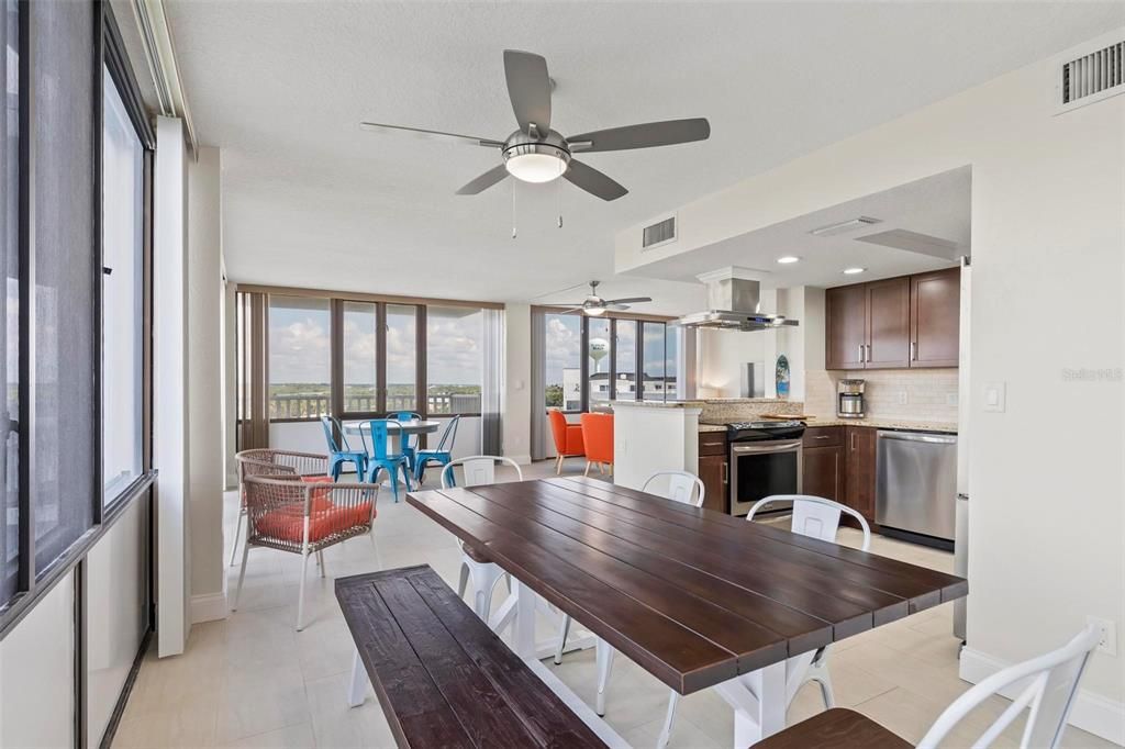 В аренду: $2,450 (2 спален, 2 ванн, 1358 Квадратных фут)