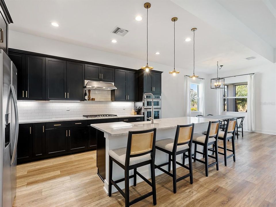 En Venta: $899,000 (3 camas, 2 baños, 2292 Pies cuadrados)