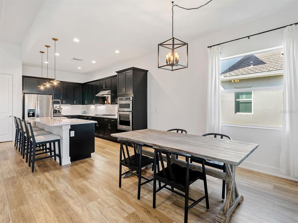 En Venta: $899,000 (3 camas, 2 baños, 2292 Pies cuadrados)