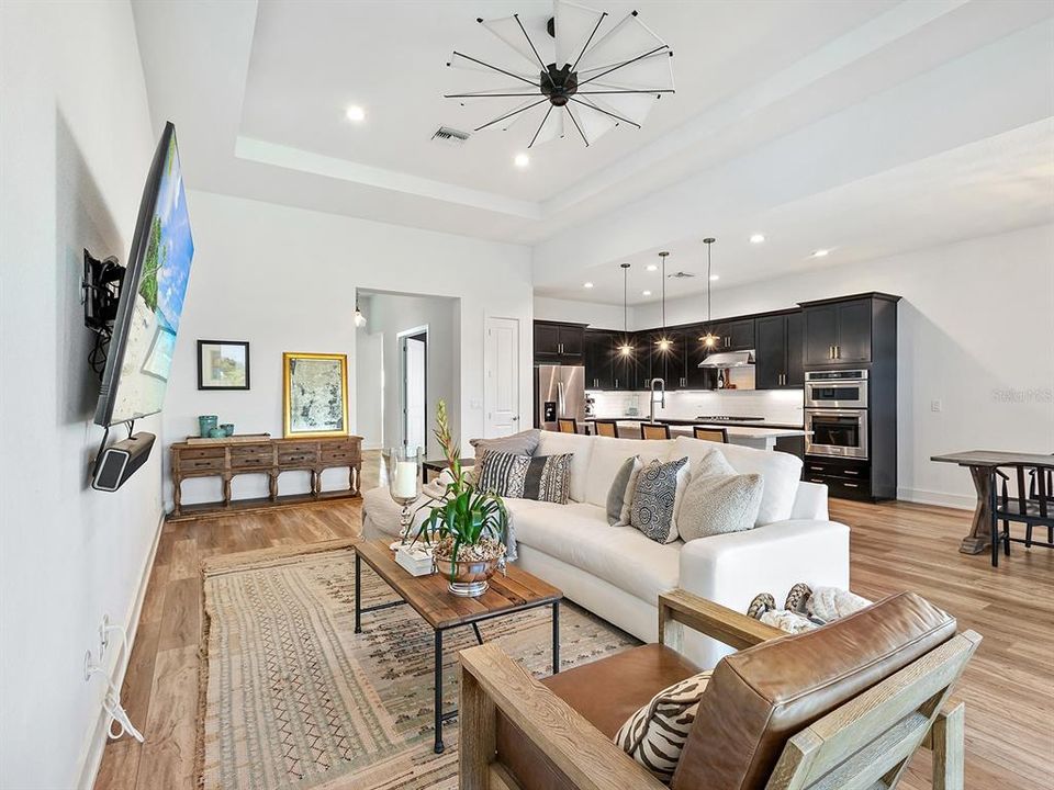 En Venta: $899,000 (3 camas, 2 baños, 2292 Pies cuadrados)