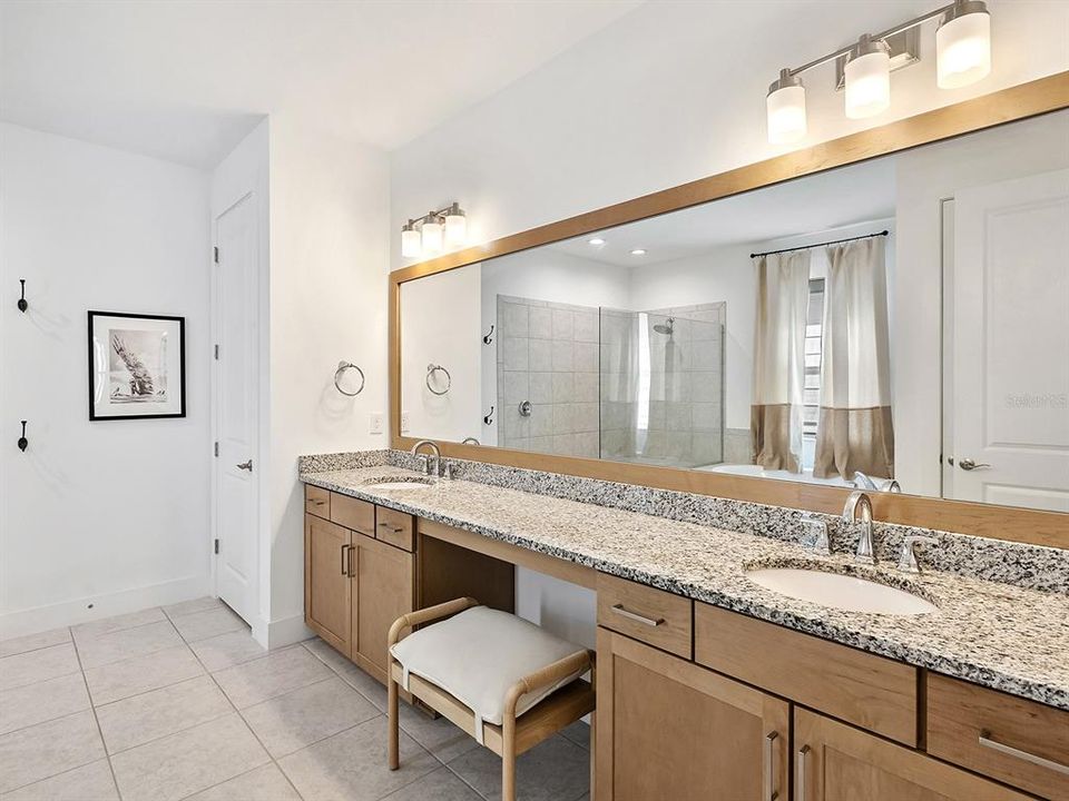 En Venta: $899,000 (3 camas, 2 baños, 2292 Pies cuadrados)