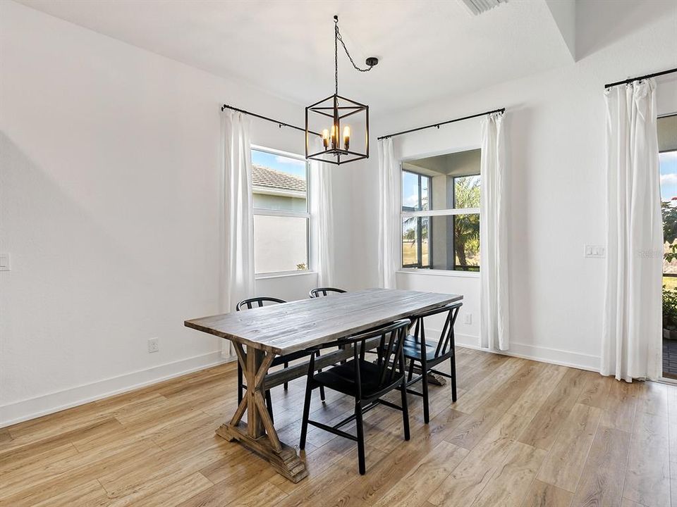 En Venta: $899,000 (3 camas, 2 baños, 2292 Pies cuadrados)