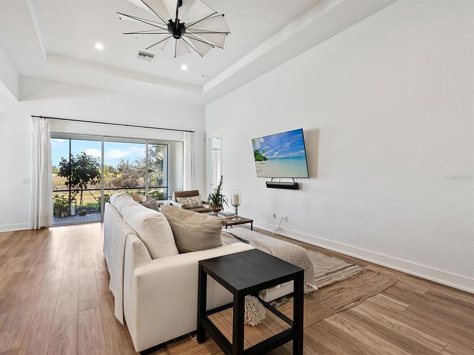 En Venta: $899,000 (3 camas, 2 baños, 2292 Pies cuadrados)