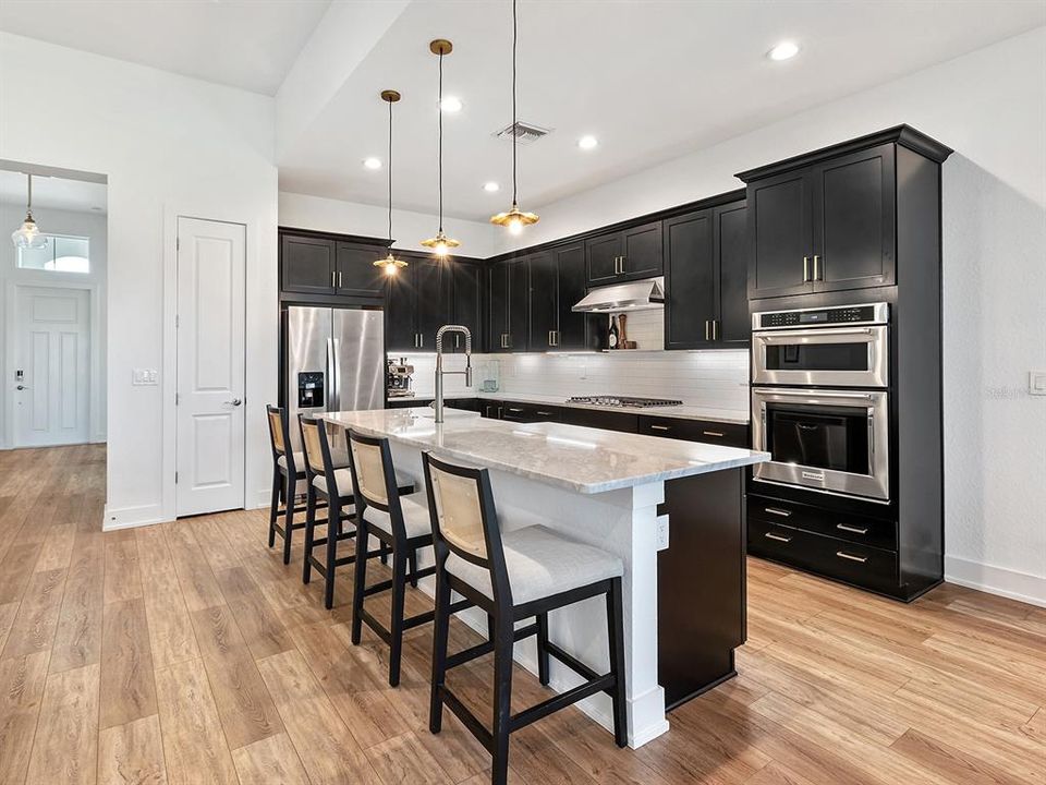 En Venta: $899,000 (3 camas, 2 baños, 2292 Pies cuadrados)