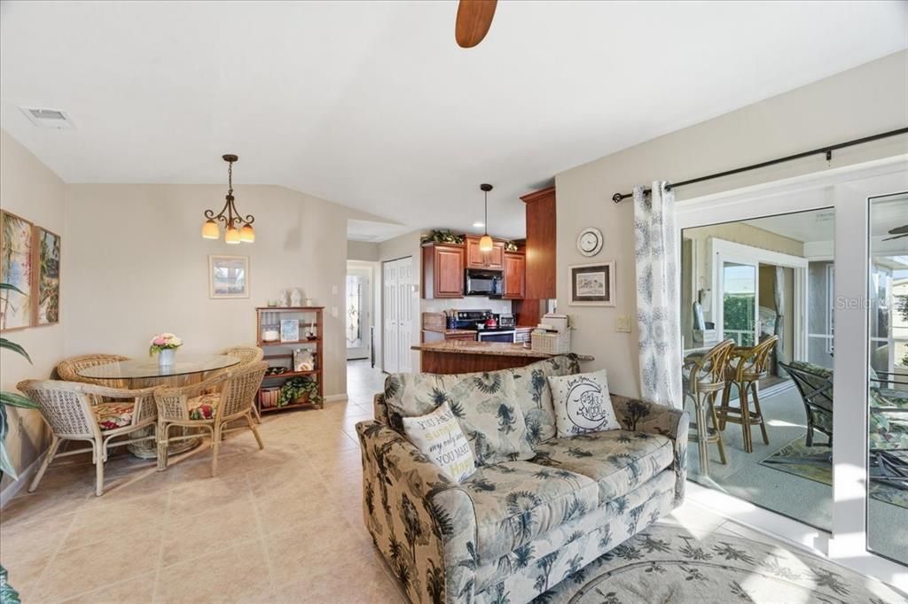 待售: $455,000 (3 贝兹, 2 浴室, 1693 平方英尺)