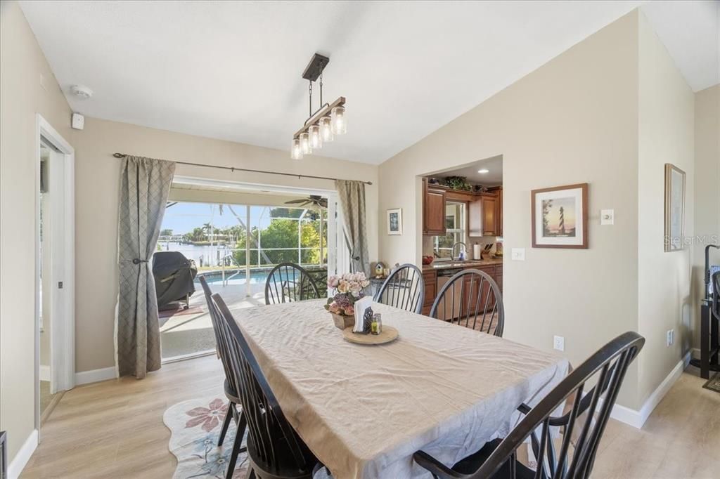 待售: $455,000 (3 贝兹, 2 浴室, 1693 平方英尺)