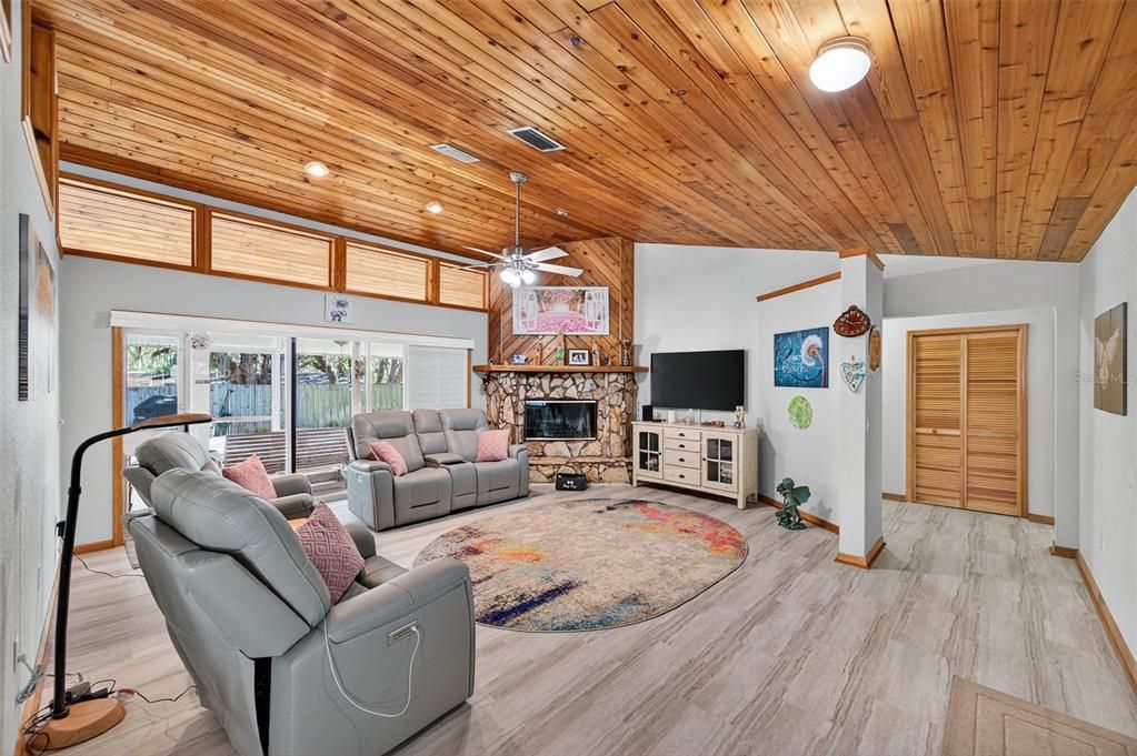 For Sale: $755,555 (4 beds, 3 baths, 2116 Square Feet)