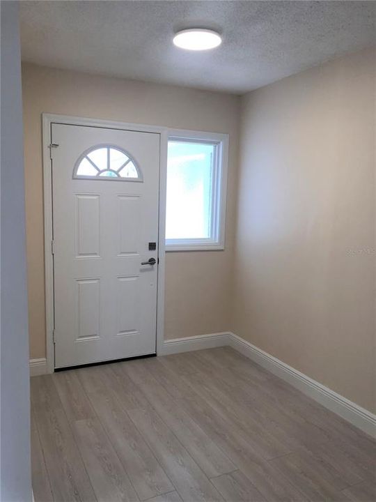 En Renta: $1,750 (3 camas, 2 baños, 1704 Pies cuadrados)