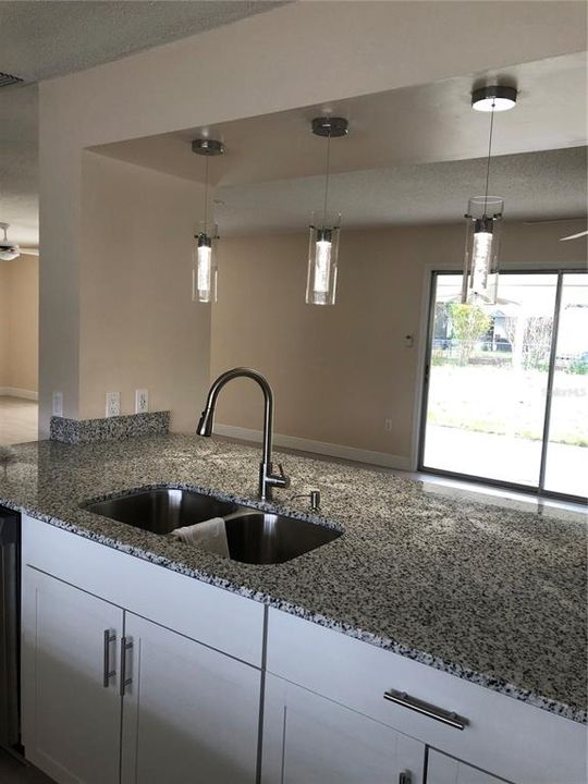 En Renta: $1,750 (3 camas, 2 baños, 1704 Pies cuadrados)