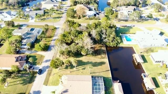 待售: $275,000 (0.17 acres)