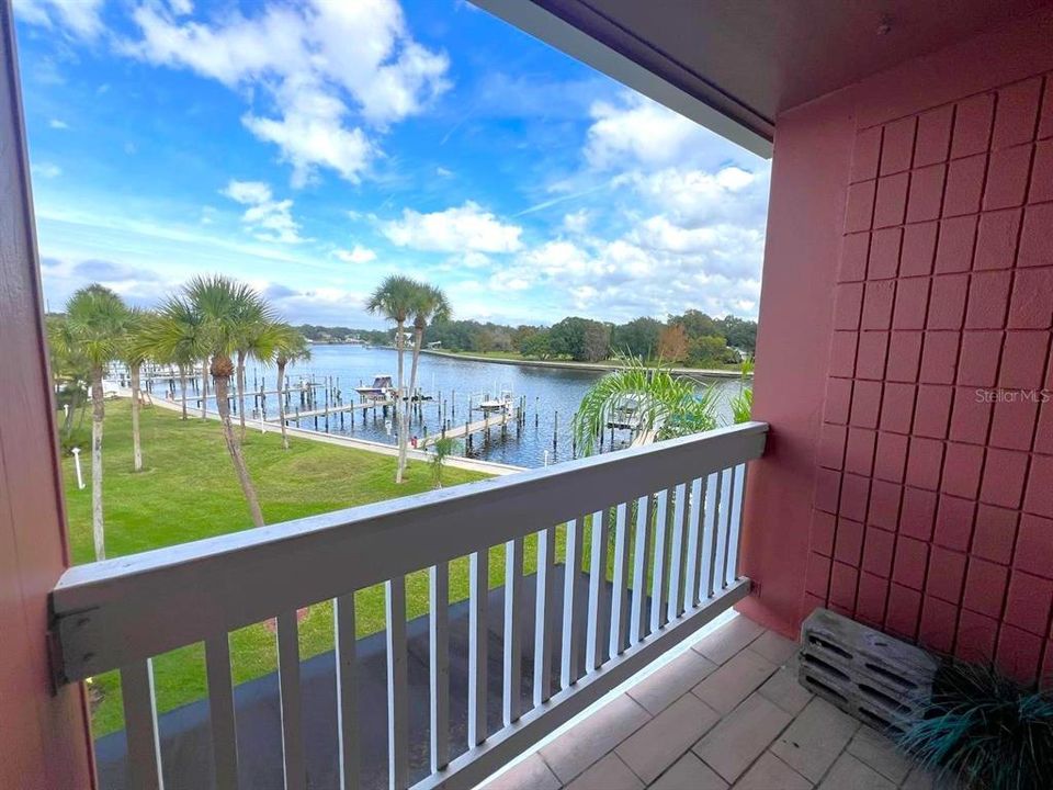 В аренду: $2,100 (2 спален, 1 ванн, 1404 Квадратных фут)