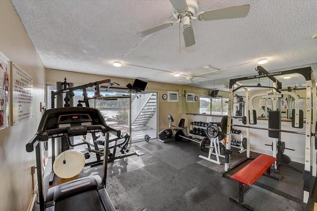 В аренду: $2,100 (2 спален, 1 ванн, 1404 Квадратных фут)