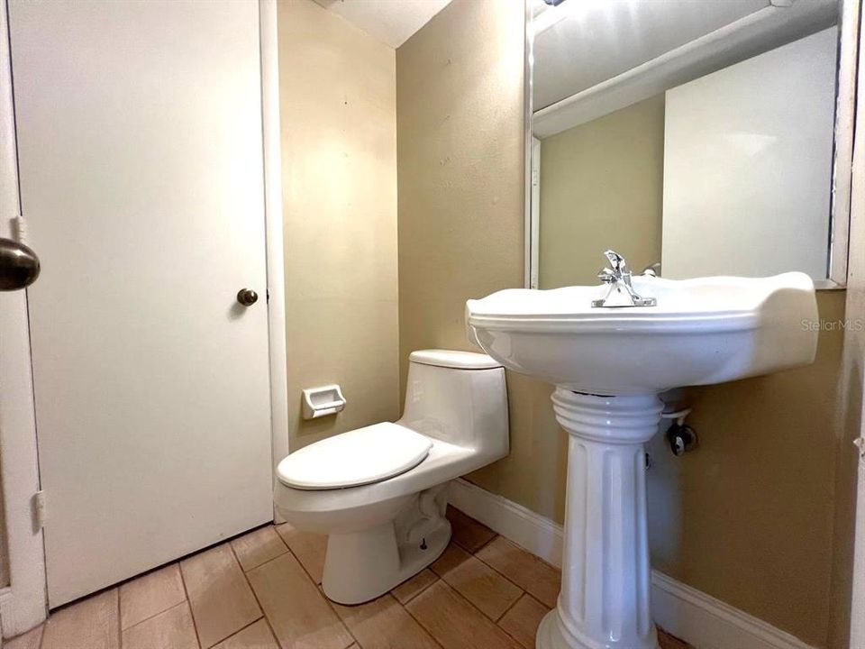 В аренду: $2,100 (2 спален, 1 ванн, 1404 Квадратных фут)