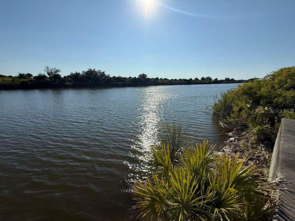 待售: $260,000 (0.23 acres)