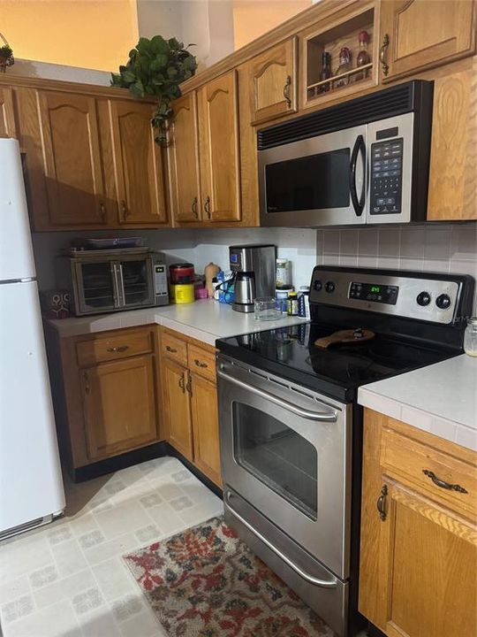 待售: $275,000 (3 贝兹, 2 浴室, 2417 平方英尺)