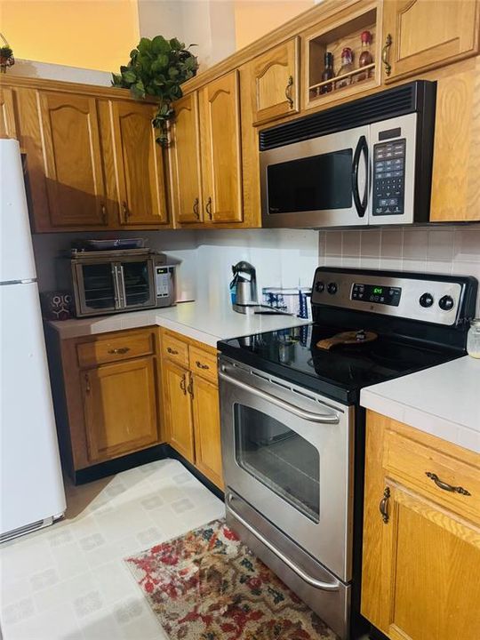 待售: $275,000 (3 贝兹, 2 浴室, 2417 平方英尺)