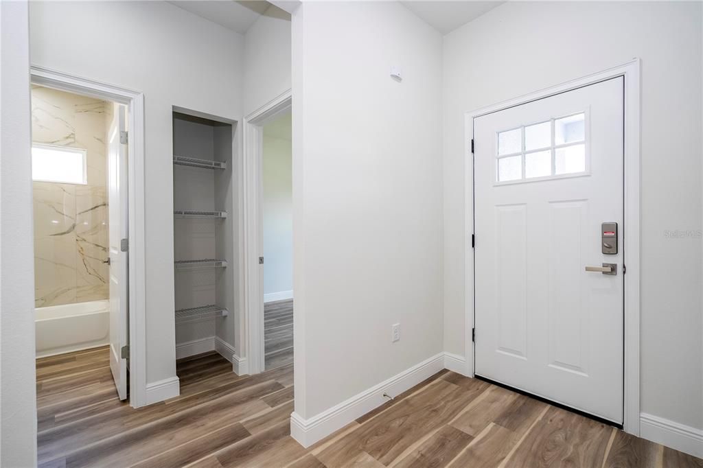 На продажу: $334,890 (4 спален, 3 ванн, 1952 Квадратных фут)