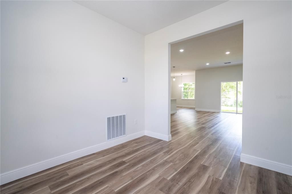 На продажу: $334,890 (4 спален, 3 ванн, 1952 Квадратных фут)