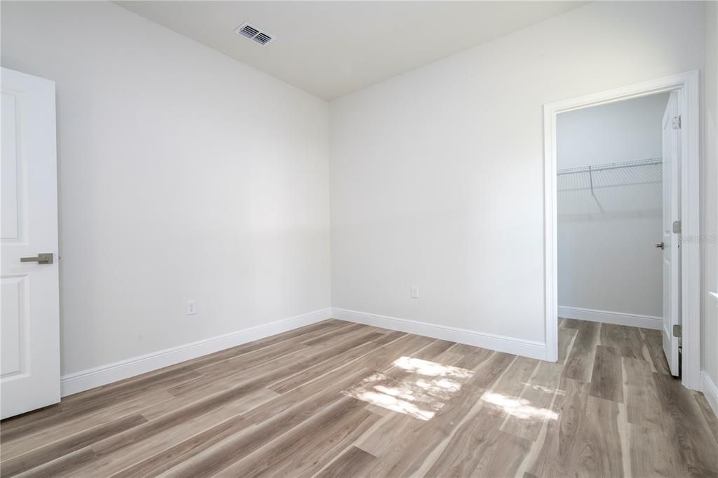 На продажу: $334,890 (4 спален, 3 ванн, 1952 Квадратных фут)