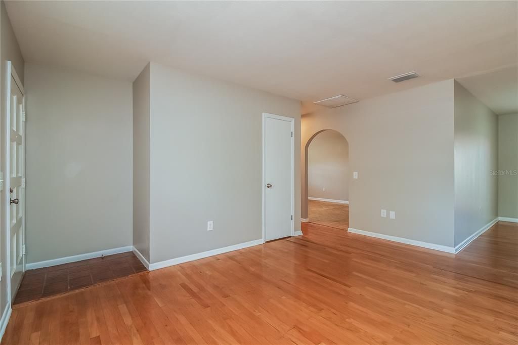For Rent: $2,120 (3 beds, 2 baths, 1650 Square Feet)