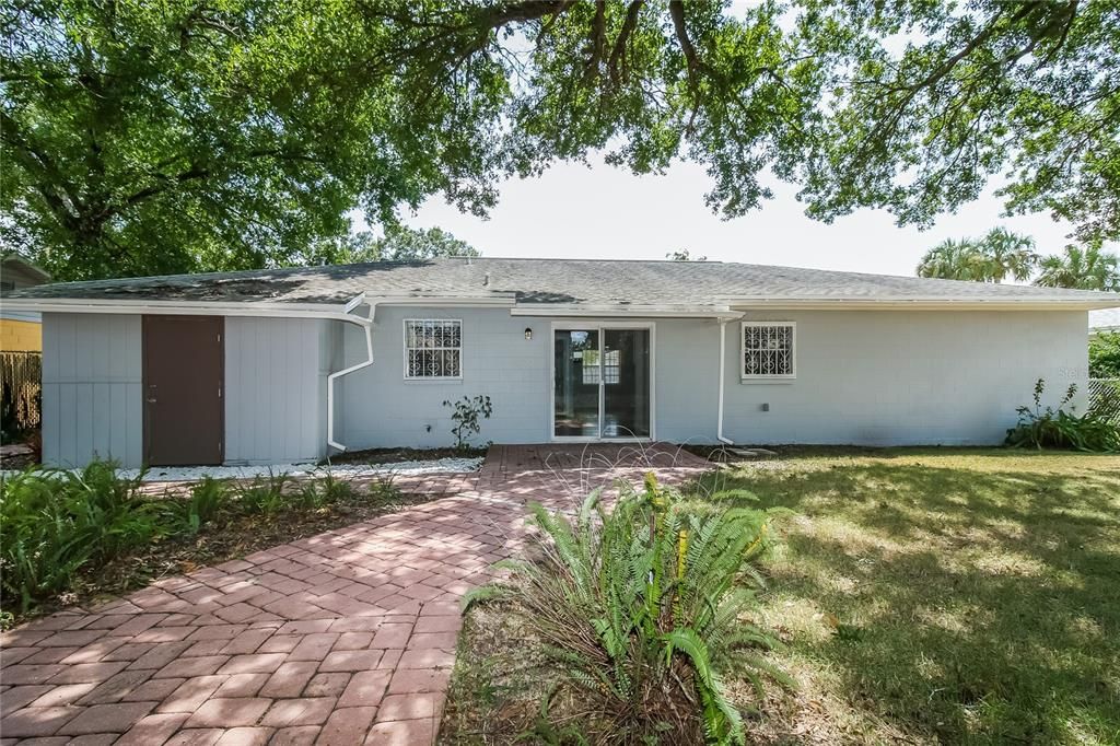 For Rent: $2,120 (3 beds, 2 baths, 1650 Square Feet)