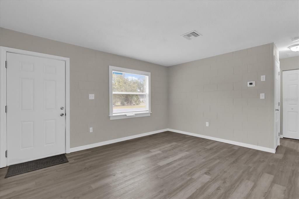 В аренду: $1,200 (2 спален, 1 ванн, 768 Квадратных фут)