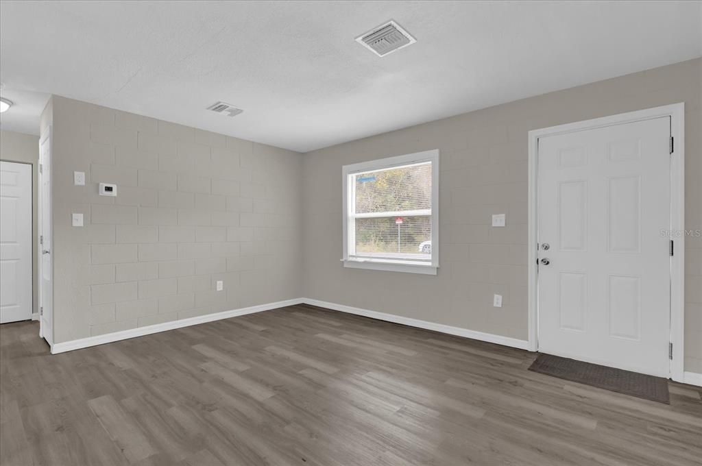 В аренду: $1,200 (2 спален, 1 ванн, 768 Квадратных фут)