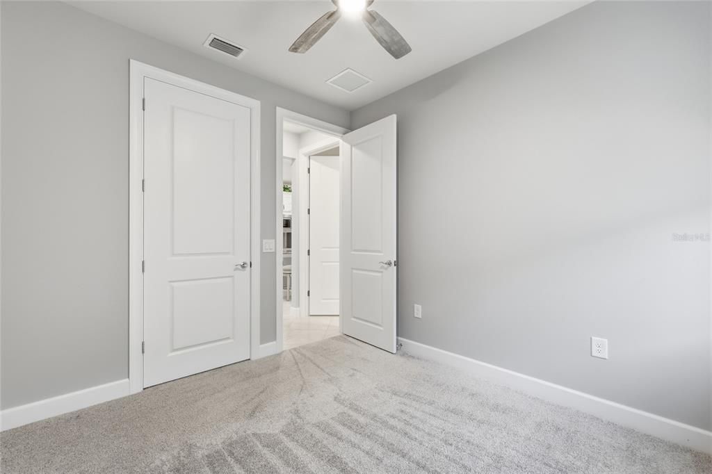 Под контрактом: $499,900 (2 спален, 2 ванн, 1405 Квадратных фут)