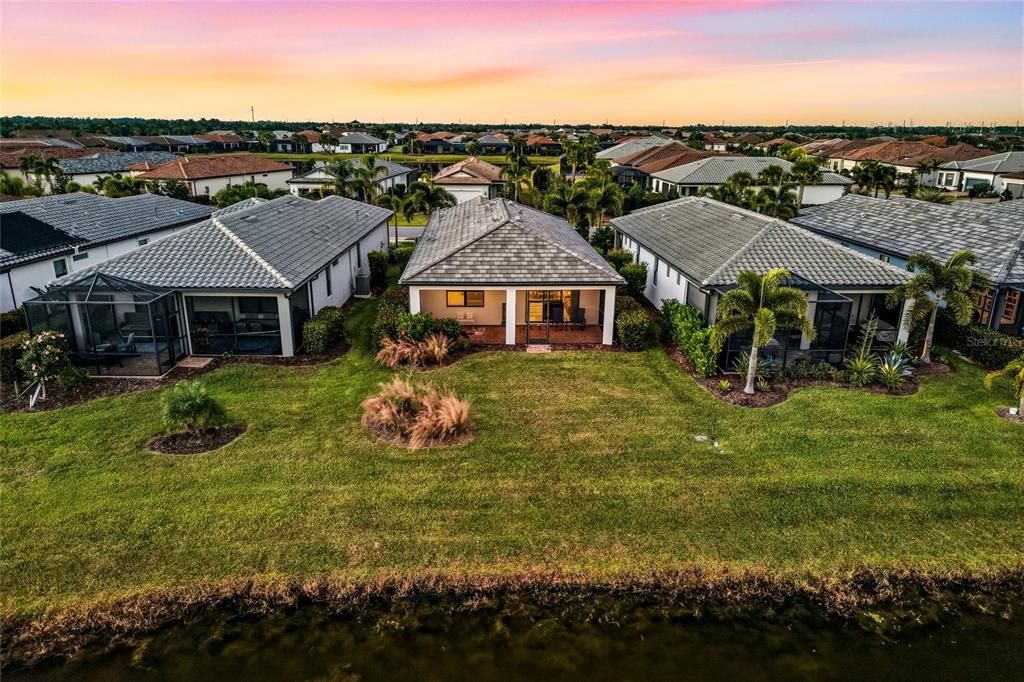 Под контрактом: $499,900 (2 спален, 2 ванн, 1405 Квадратных фут)