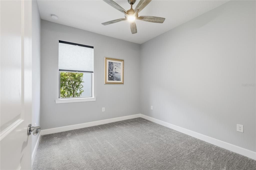 Под контрактом: $499,900 (2 спален, 2 ванн, 1405 Квадратных фут)