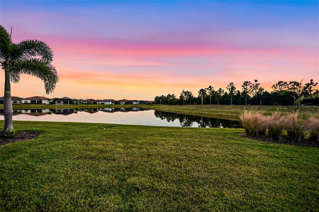 Под контрактом: $499,900 (2 спален, 2 ванн, 1405 Квадратных фут)