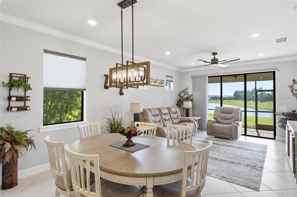 Под контрактом: $499,900 (2 спален, 2 ванн, 1405 Квадратных фут)