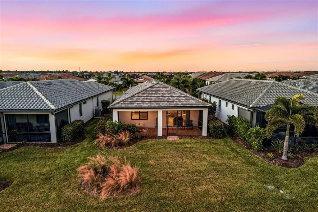 Под контрактом: $499,900 (2 спален, 2 ванн, 1405 Квадратных фут)