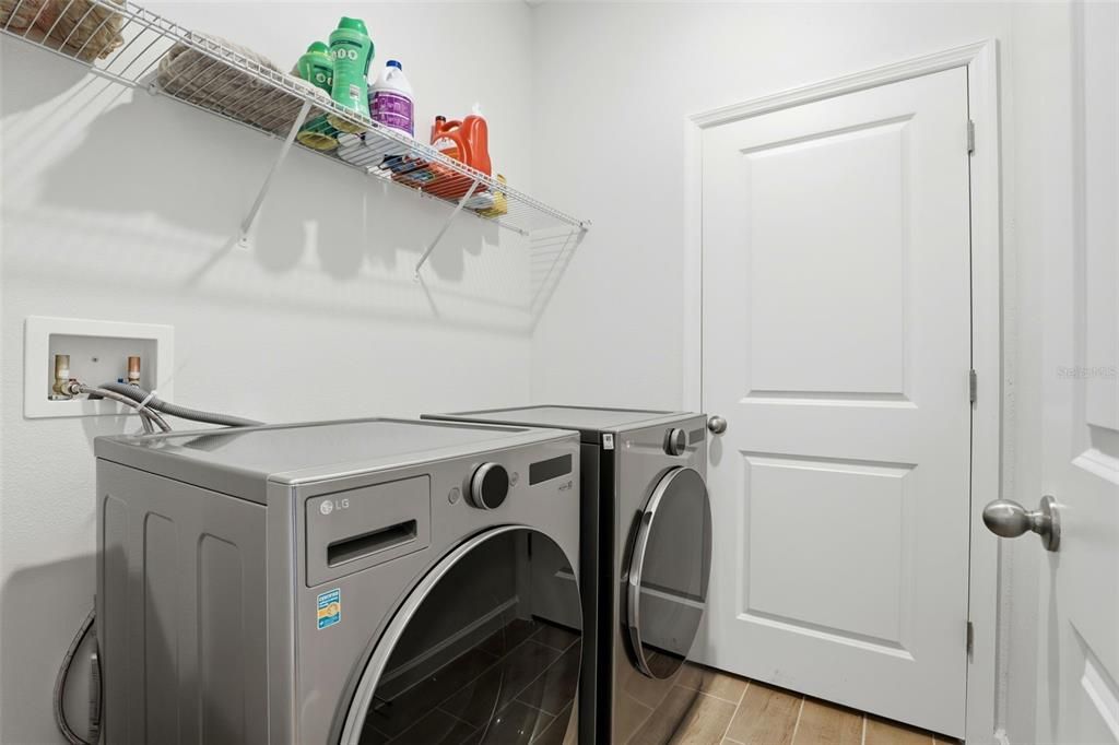 На продажу: $450,000 (4 спален, 2 ванн, 1938 Квадратных фут)