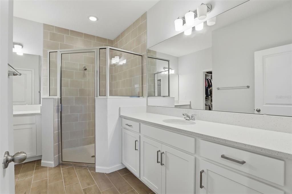 На продажу: $450,000 (4 спален, 2 ванн, 1938 Квадратных фут)