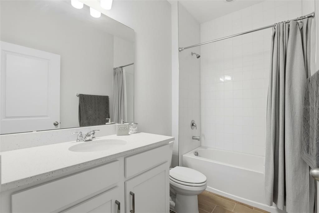 На продажу: $450,000 (4 спален, 2 ванн, 1938 Квадратных фут)