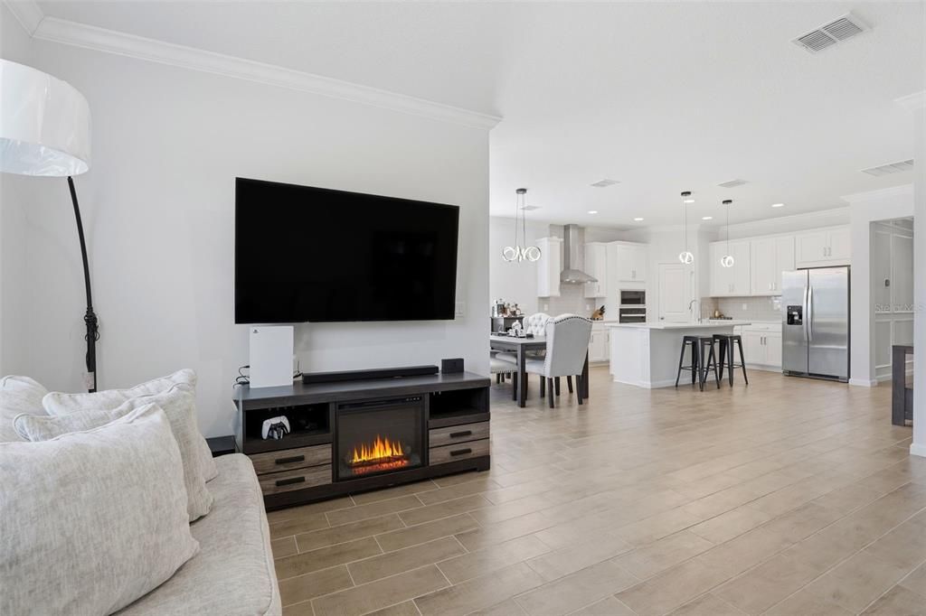 На продажу: $450,000 (4 спален, 2 ванн, 1938 Квадратных фут)